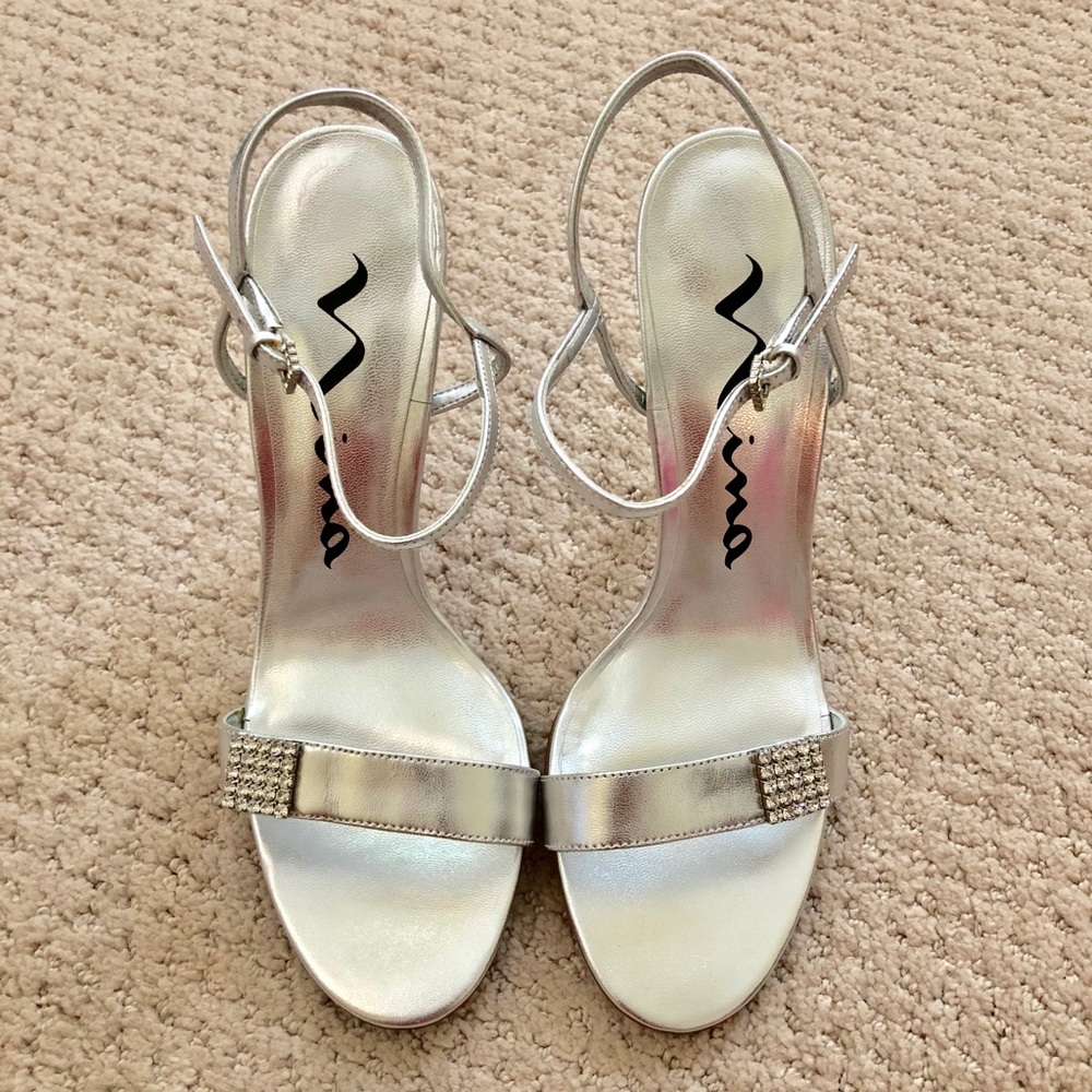 Brand new NINA heels, 8